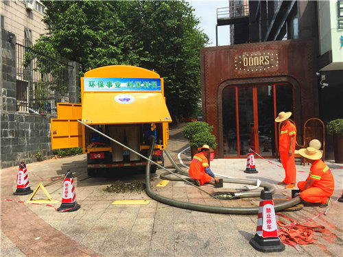 化粪池清理吸污车01.jpg